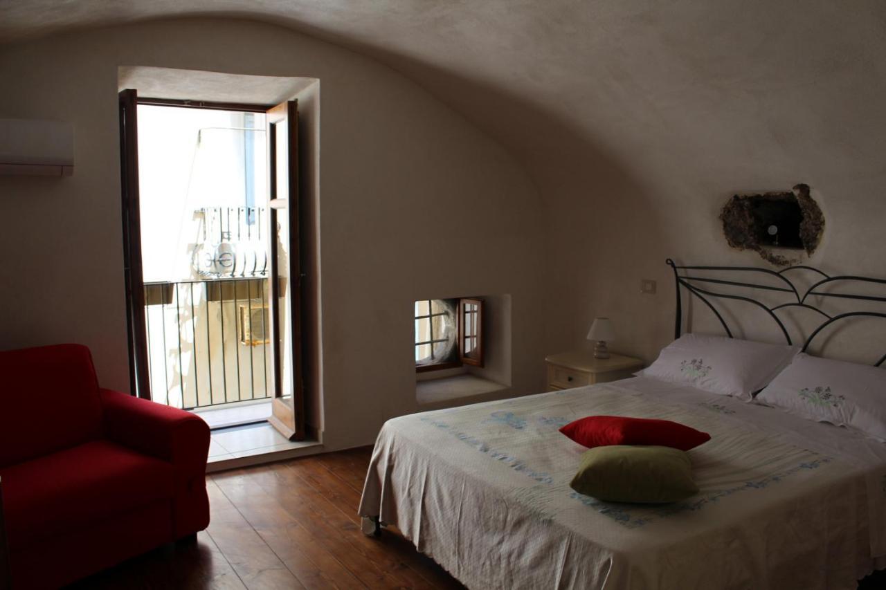 Casa Vacanza U Curtigghiu Lípara Exterior foto