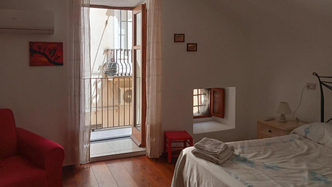Casa Vacanza U Curtigghiu Lípara Exterior foto