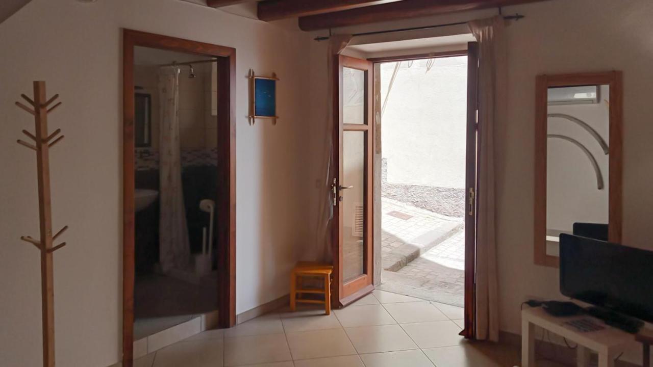 Casa Vacanza U Curtigghiu Lípara Exterior foto